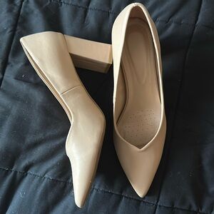 Cute block pointed toe heels💗